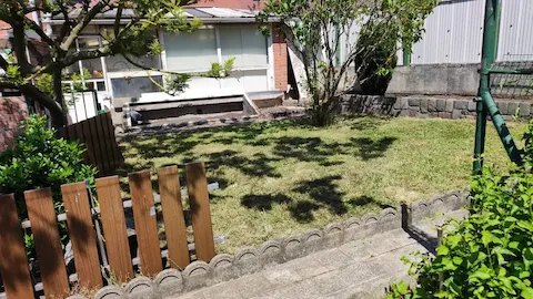 Tonte de pelouse à Calais par Vert Compagnie – finitions de jardin propres